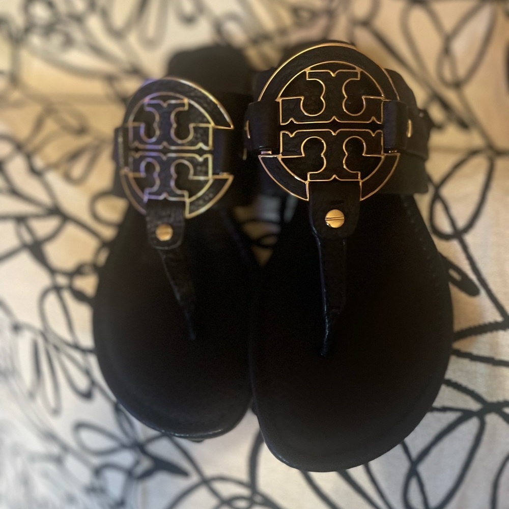 Tory Burch- Miller’s classic design Leather / Women’s Black Sandals VGC